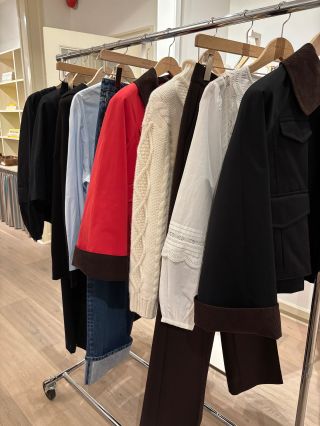 Náš Skall edit pre túto sezónu. Od výnimočných siluet po nadčasové farby – predstavujeme kúsky, ktoré tvoria základ...